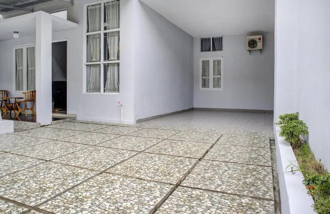 OYO 3690 Wisma Yani Syariah-1