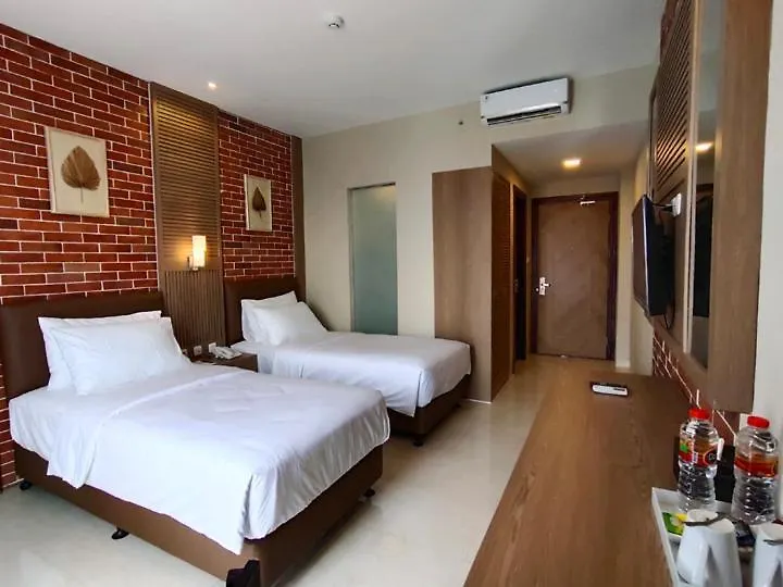 LYNN Hotel Mojokerto-1