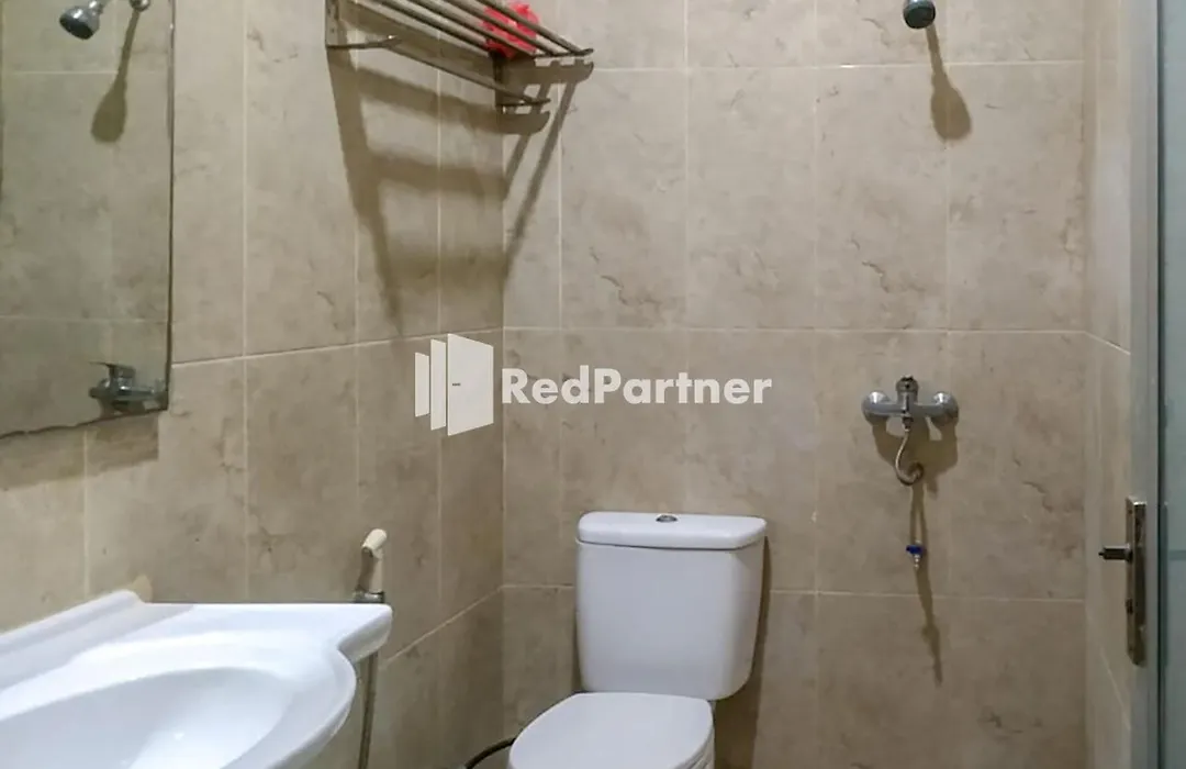 Palu City Guest House Mitra Reddoorz-1