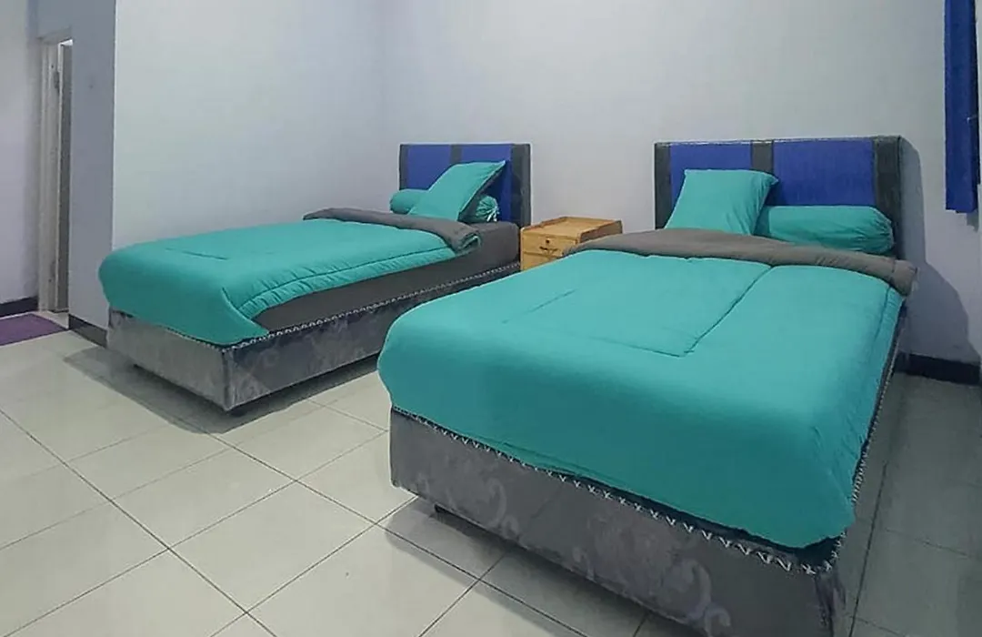 Angrumba Family Homestay Syariah Near Rsud Caruban Mitra Reddoorz-1