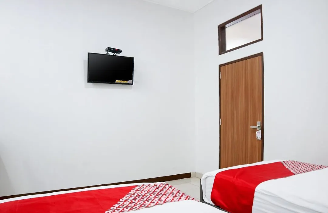 OYO 1306 Cendrawasih Homestay-1