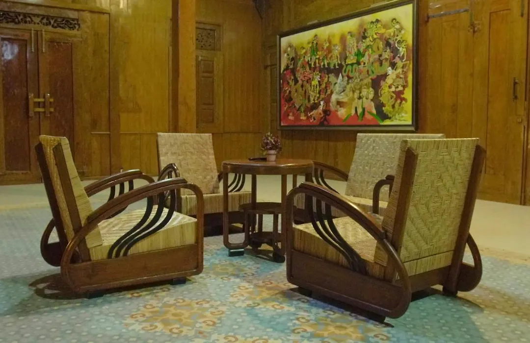 Kampoeng Joglo Boutique Hotel-1