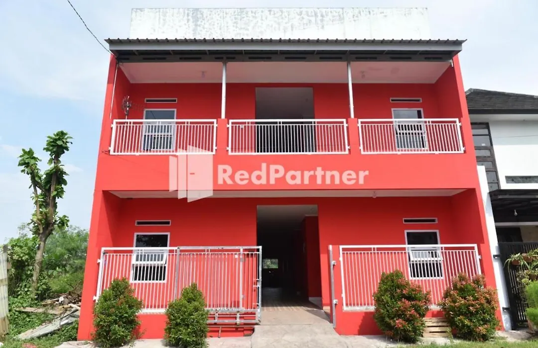 Rc Costel Near Rsdh Cianjur Mitra Reddoorz-1