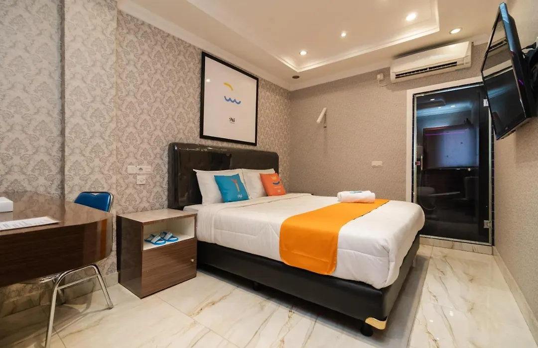 Sans Hotel Beauty Palembang-1