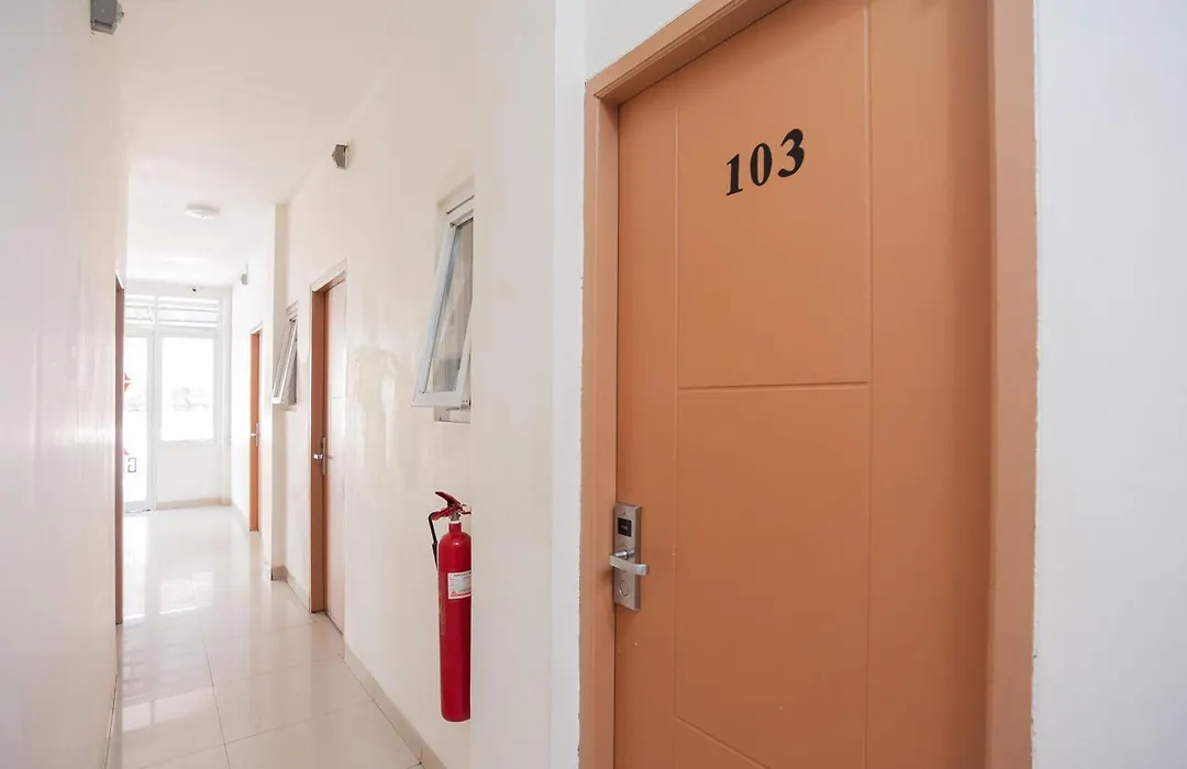 AVA Guesthouse Mitra RedDoorz Lampung-1
