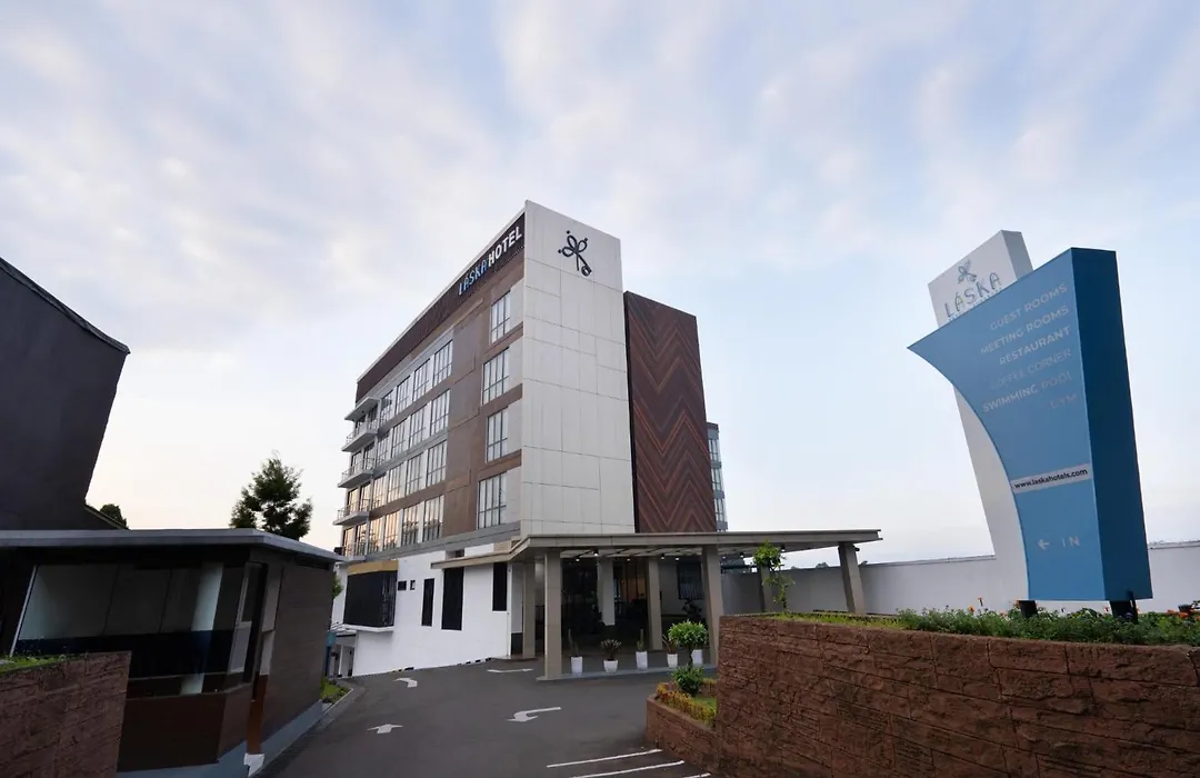 Laska Hotel Sukabumi-1