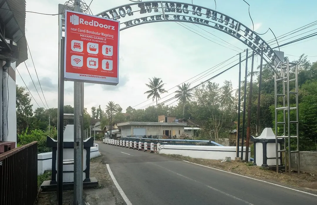 OYO 2519 Mayang Garini-1