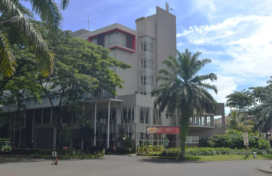 Grand Cakra Hotel Malang-1