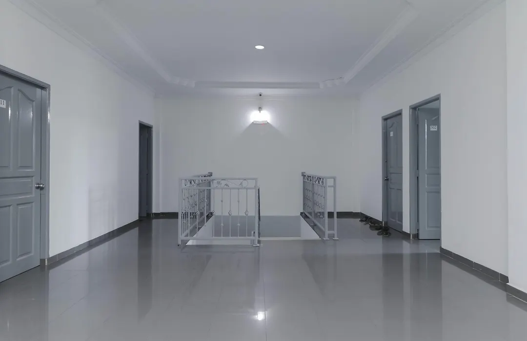 Reddoorz Plus Near Batam City Square-1
