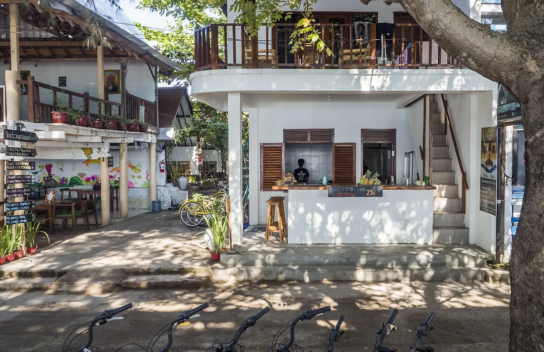 Gili Turtle Beach Resort-1