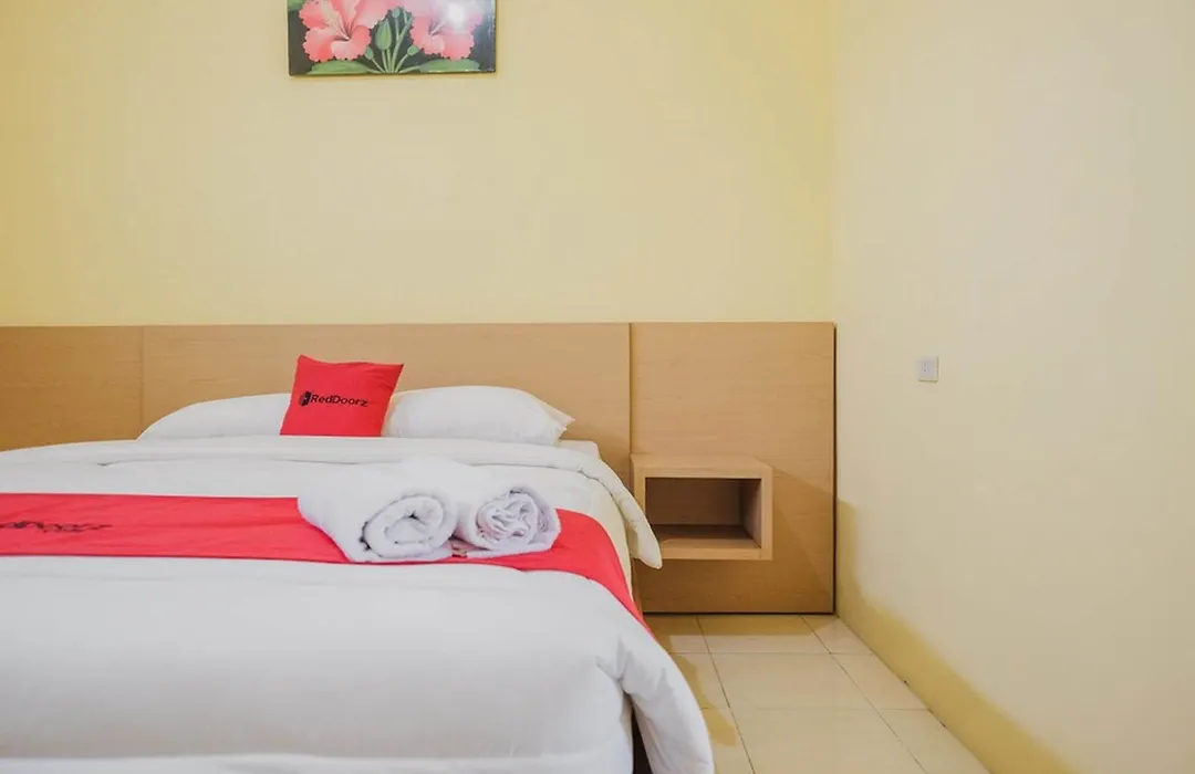 RedDoorz near RS Imanuel Lampung-1