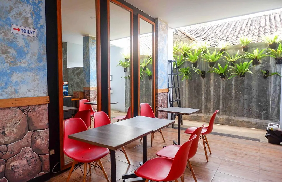 RedDoorz near Universitas Muhammadiyah Purwokerto 2-1
