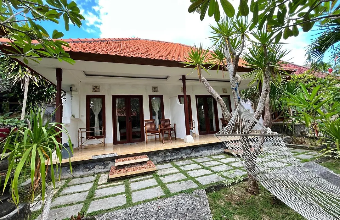 Mushroom Beach Bungalows-1