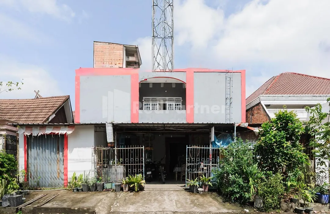 Ombai Guest House 27 Syariah Mitra RedDoorz-1