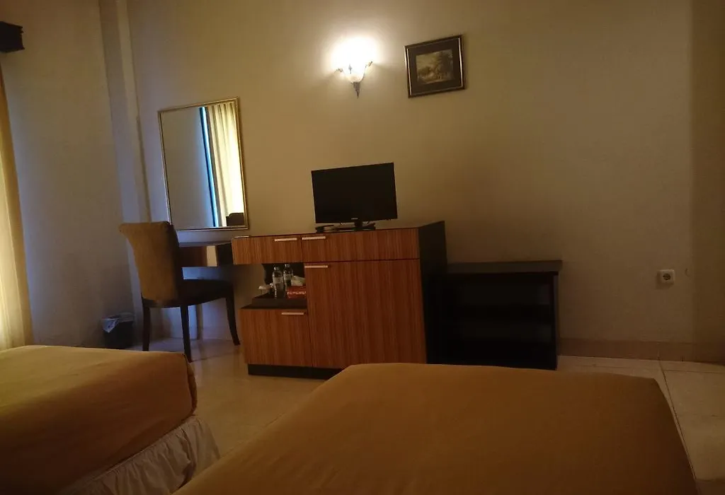 Crown Hotel-1