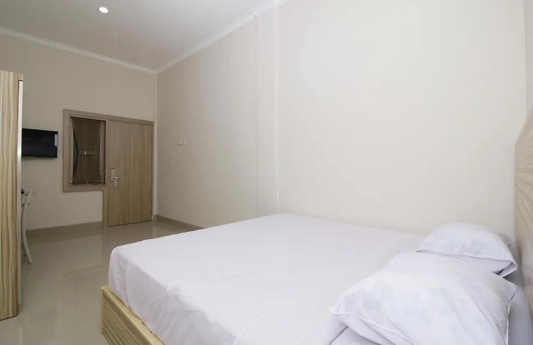 RedDoorz near Jalan Kolonel Haji Burlian Palembang-1