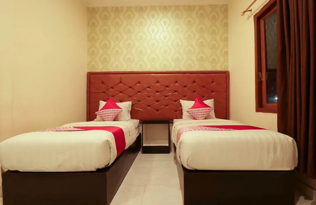 Oyo 1117 New Garuda Hotel-1
