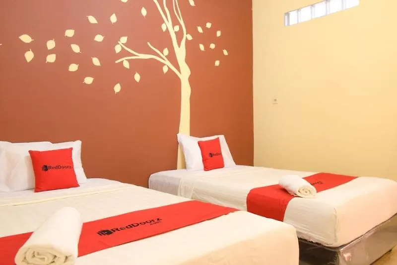 Reddoorz Near Terminal A Adisucipto Airport-1