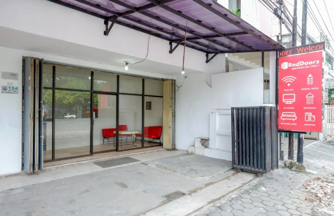 Reddoorz Near Pacific Mall Tegal 2-1