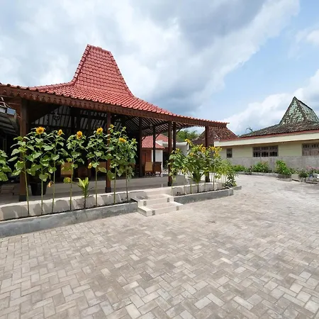 OYO 3906 Dalem Putu Sanjaya Syariah-2
