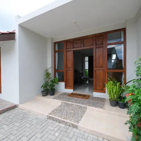 OYO 3906 Dalem Putu Sanjaya Syariah-3
