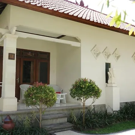 Puri Rinjani Bungalows-3