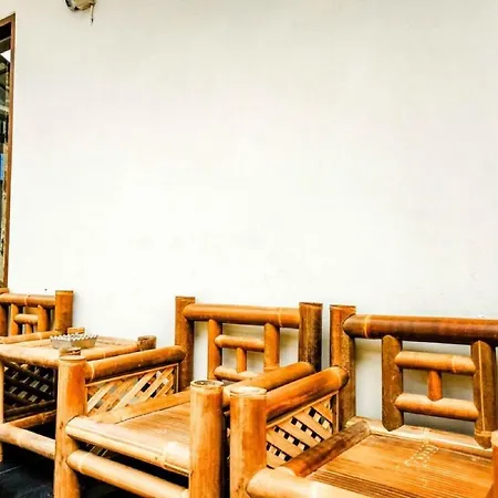 Rudi Rooms near Stasiun Cikarang Mitra RedDoorz-2