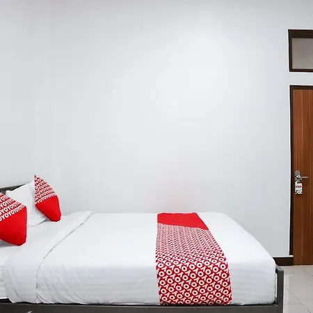 OYO 1306 Cendrawasih Homestay-2