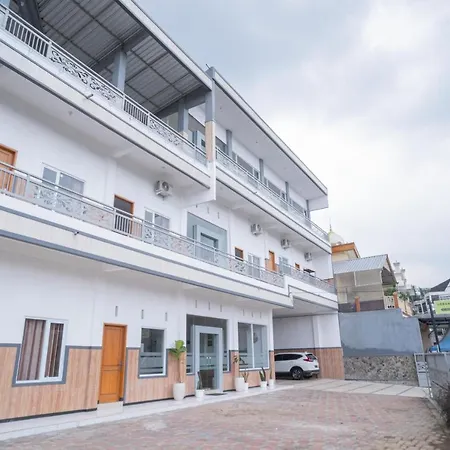 Urbanview Hotel Sky Batu Malang By Reddoorz-2