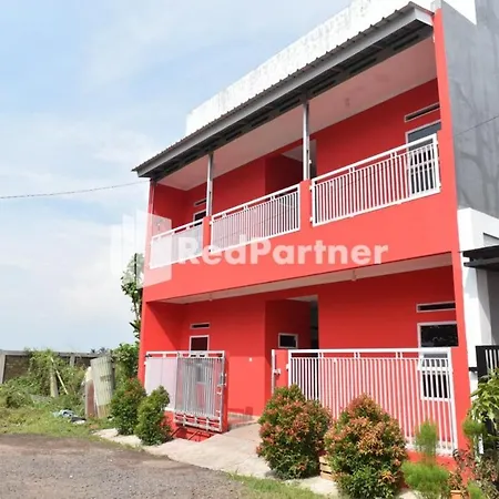 Rc Costel Near Rsdh Cianjur Mitra Reddoorz-2