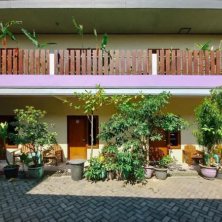 Hotel Gerung 2 near Luwes Mall Nganjuk-2