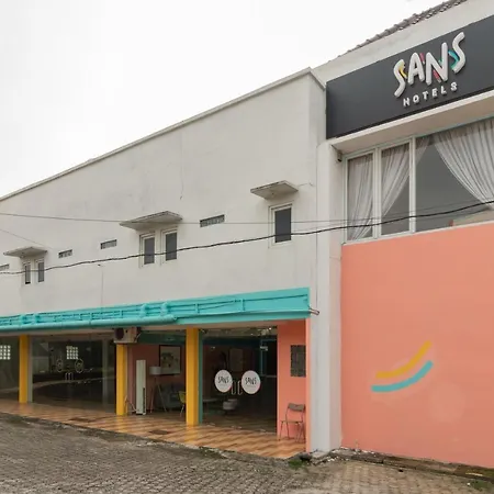Sans Hotel Beauty Palembang-3