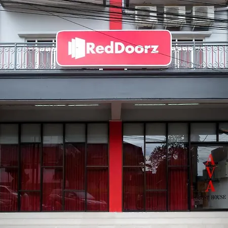 RedDoorz near Alun Alun Magelang 2-2