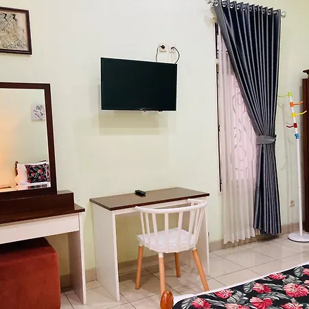 Just 11 Boutique Syariah Mitra RedDoorz near UGM Yogyakarta-2