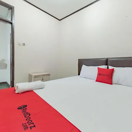 RedDoorz near Cikole Lembang-2