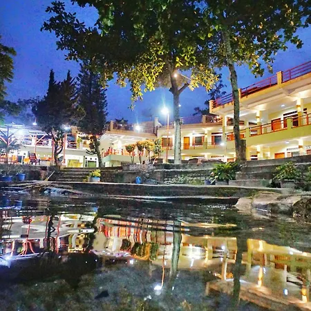 Pandu Lakeside Hotel Parapat-3