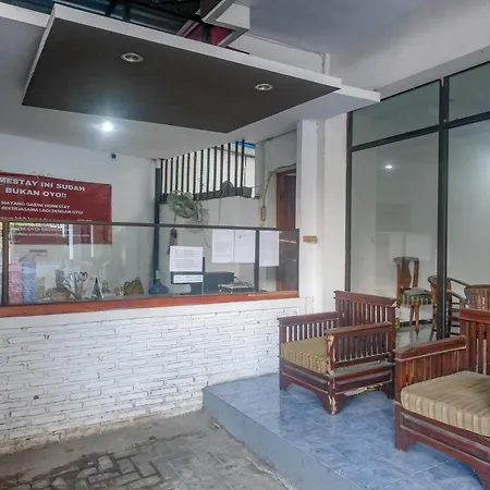 OYO 2519 Mayang Garini-2