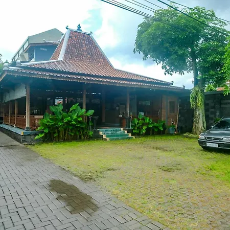 OYO 594 Joglo Manggisan Syariah-2
