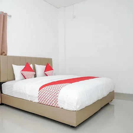 Oyo 443 Hotel Barlian-3