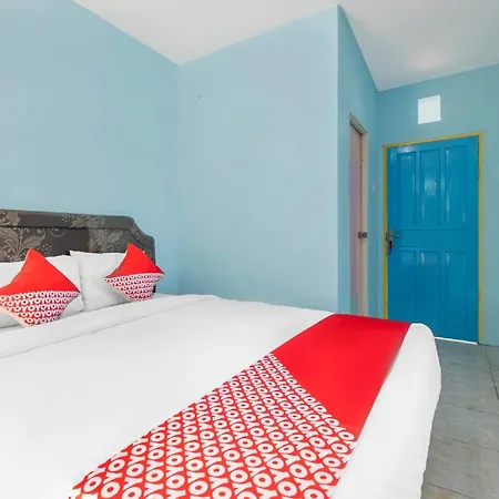 Hotel O Rf Homestay-3