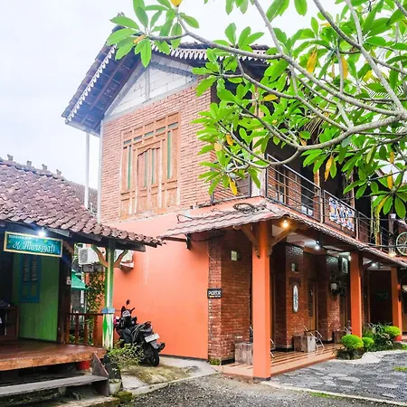 RedDoorz Syariah near Akmil Magelang-3