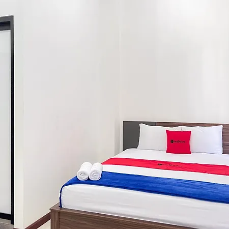 RedDoorz Near Mall Ramayana Rapak Balikpapan-2