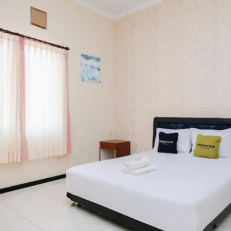 Urbanview Hotel Griya Surya Malang-3