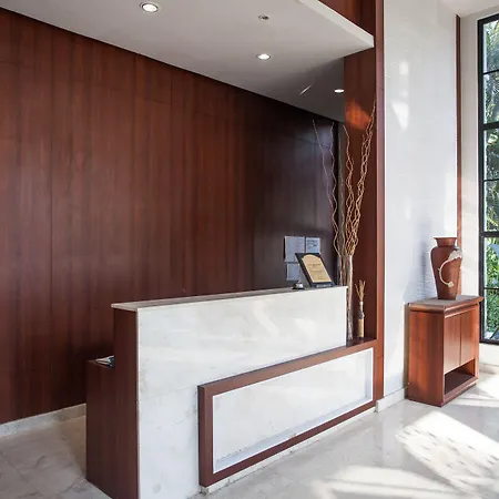 RedDoorz Premium @ Raya Nginden-3