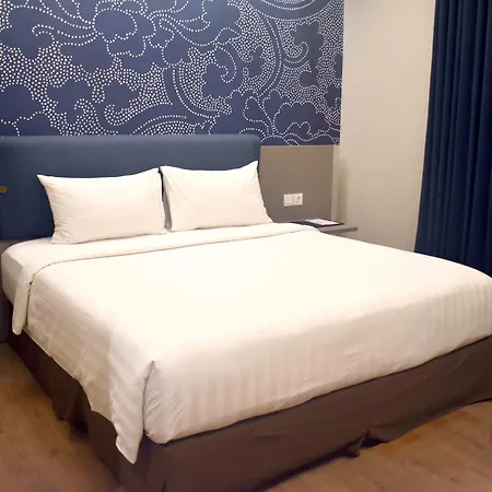 Luminor Hotel Airport Sidoarjo By Wh , Best Choice And Strategic Location With A Rooftop Area In Town-3