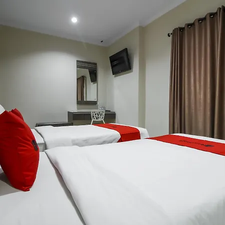 RedDoorz Plus Syariah @ Jalan Sriwijaya Medan-3