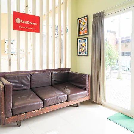 RedDoorz Syariah near Suncity Mall Sidoarjo-3