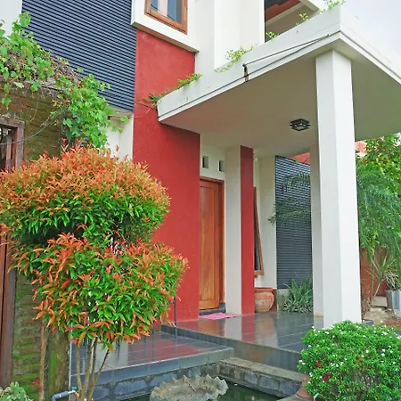 Oyo 2860 The Castury Homestay Syariah-2