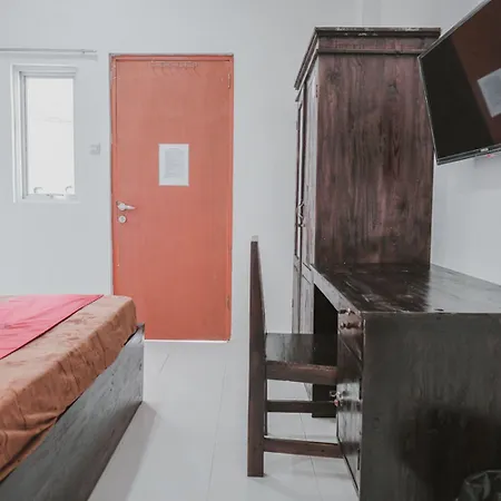 RedDoorz near Gatot Subroto Lampung 2-2