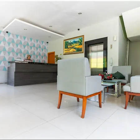 RedDoorz Plus at Hertasning Area Makassar-2